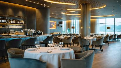 A modern high class restaurant scene - A History of the Restaurant